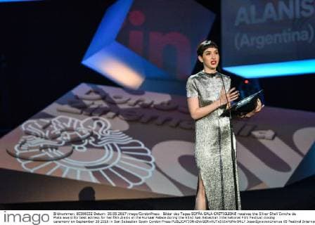 Bilder des Tages SOFÃA GALA CASTIGLIONE receives the Silver Shell Concha de Plata award for best actress for her film Alanis at the Kursaal Palace during the 65nd San Sebastian International Film Festival closing ceremony on September 30 2016 in San Sebastian Spain Cordon Press  JosexIgnacioxUnanue 65 Festival Internacional de Cine de San Sebastian