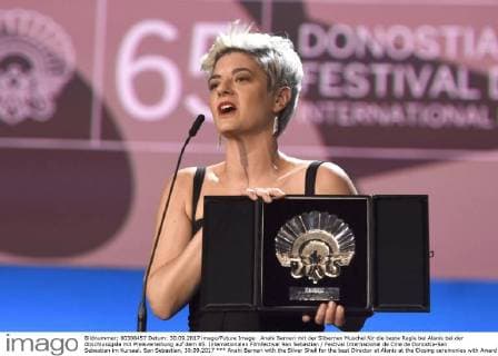 Anahi Berneri with the Silver Shell for the best Director at Alanis at the Closing ceremonies with Award ceremony on the 65 International Film Festival San Sebastian Festival Nacional de Cine de Donostia San Sebastian in Kursaal San Sebastian 30 09 2017 Foto:xC.xNiehausx xFuturexImage
