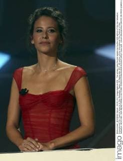 The actress Irene Escolar speaks during the 65th edition of the San Sebastian International Film Festival closure, in San Sebastian, Spain, 30 September 2017. 65 edition of the International Film Festival of San Sebastian !ACHTUNG: NUR REDAKTIONELLE NUTZUNG!  Copyright: xJavierxEtxezarretax GRA303 20170930-636424120651676784