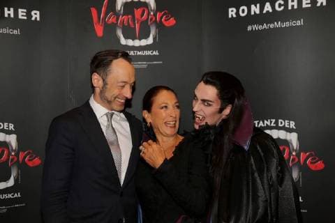 Premiere Dance the Vampire Vienna Ronacher 30 09 2017 Christian Struppeck Daniela Ziegler