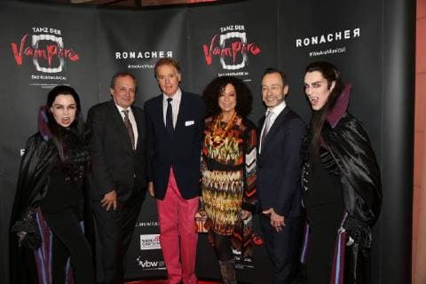 Premiere Dance the Vampire Vienna Ronacher 30 09 2017 Franz Barbara Wussow Albert Fortell Christian Struppeck