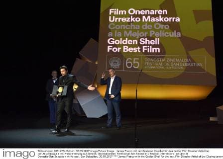 James Franco with the Golden Shell for the best Film Disaster Artist at the Closing ceremonies with Award ceremony on the 65 International Film Festival San Sebastian Festival Nacional de Cine de Donostia San Sebastian in Kursaal San Sebastian 30 09 2017 Foto:xC.xNiehausx xFuturexImage