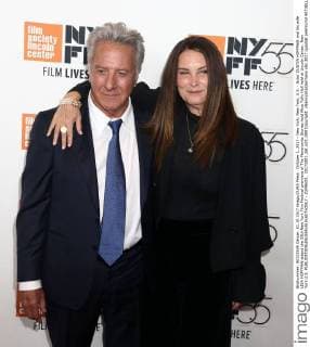 October 1, 2017 - New York, New York, U.S. - Actor DUSTIN HOFFMAN and his wife LISA HOFFMAN attend the 55th New York Film Festival premiere of The Meyerowitz Stories held Alice Tully Hall held at Lincoln Center. New York U.S. - ZUMAk03_ 20171001_zaf_k03_090 Copyright: xNancyxKaszermanx