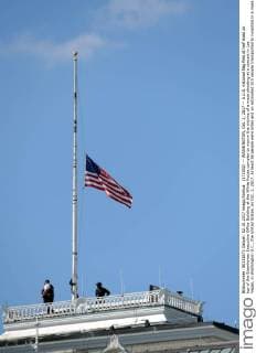 (171002) -- WASHINGTON, Oct. 2, 2017 -- A U.S. national flag flies at half mast on top of the Eisenhower Executive Office Building at the White House complex to mourn the victims of a mass shooting at a concert in Las Vegas, in Washington D.C., the United States, on Oct. 2, 2017. At least 58 people were killed and an estimated 515 people transported to hospitals in a mass shooting at a concert in Las Vegas in the U.S. state of Nevada, police said on Monday. ) U.S.-WASHINGTON D.C.-LAS VEGAS-SHOOTING-FLAG-HALF-MAST YinxBogu 