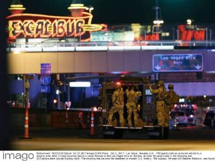 Oct 2, 2017 - Las Vegas, Nevada, U.S. - FBI agents ride an armored vehicle to a staging area, after a mass shooting during a music festival on the Las Vegas Strip on Sunday. At least 58 people died in the shooting and 515 people were injured Sunday night. The shooting has become the deadliest in modern U.S. history. The suspect, 64-year-old Stephen Paddock, was found dead in his Mandalay Bay hotel room. Las Vegas U.S. - ZUMAl154 20171002_rua_l154_929 Copyright: xStevexMarcus LasxVegasxSunx