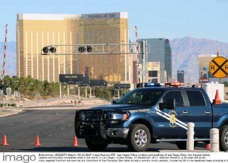 Las Vegas Police cordons surroundings of Las Vegas Strip, the biggest hotels, casinos and touristic complexes area in the world, in Las Vegas, United States, 02 September 2017. Stephen Paddock, a 64-year-old white male, opened fire from his room at the 32nd floor of the Mandalay Bay hotel during a country music concert, murdering 58 in the deadliest mass shooting in the country s history. At least 59 dead and 515 wounded at worse mass shooting in the US !ACHTUNG: NUR REDAKTIONELLE NUTZUNG!  Copyright: xFELIPExGUERRAx MIA002 20171003-636425858362494678