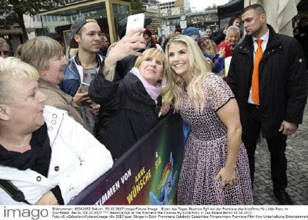 Beatrice Egli at the Premiere the Cinema My Little Pony in Zoo Palace Berlin 03 10 2017 Foto:xS.xGabschx xFuturexImage