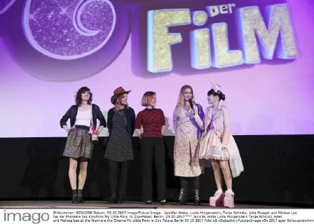 Jennifer white Lydia Morgenstern Tanja Schmitz Juliet and Melissa Lee at the Premiere the Cinema My Little Pony in Zoo Palace Berlin 03 10 2017 Foto:xS.xGabschx xFuturexImage