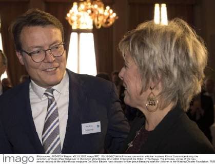 02-10-2017 Witte Princess Laurentien with her husband Prince Constantijn during the ceremony of most influential player in the Dutch philanthropy 2017-2018 in Societeit De Witte in The Hague. The princess, on top of the new annual ranking of the philanthropy magazine De Dikke Blauwe, was choosen for her groundbreaking work for children in her Missing Chapter Foundation.  Copyright: xPPE WERFx