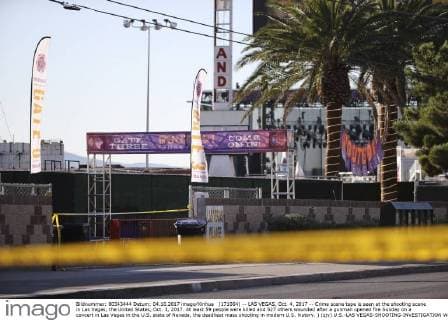 (171004) -- LAS VEGAS, Oct. 4, 2017 -- Crime scene tape is seen at the shooting scene in Las Vegas, the United States, Oct. 3, 2017. At least 59 people were killed and 527 others wounded after a gunman opened fire Sunday on a concert in Las Vegas in the U.S. state of Nevada, the deadliest mass shooting in modern U.S. history. ) (zjy) U.S.-LAS VEGAS-SHOOTING-INVESTIGATION WangxYing 