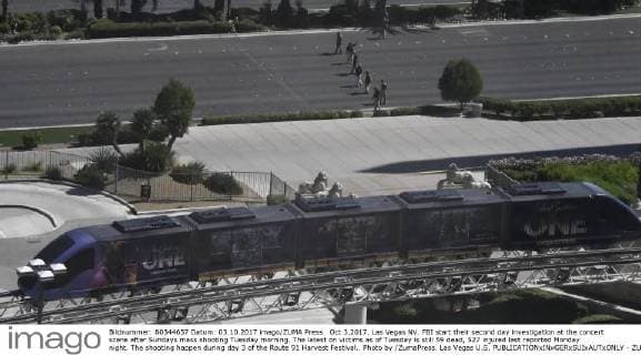 Oct 3,2017. Las Vegas NV. FBI start their second day investigation at the concert scene after Sundays mass shooting Tuesday morning. The latest on victims as of Tuesday is still 59 dead, 527 injured last reported Monday night. The shooting happen during day 3 of the Route 91 Harvest Festival.. Photo by ZumaPress. Las Vegas U.S. - ZUMAbl1_ 20171003_zaf_bl1_033 Copyright: xGenexBlevinsx