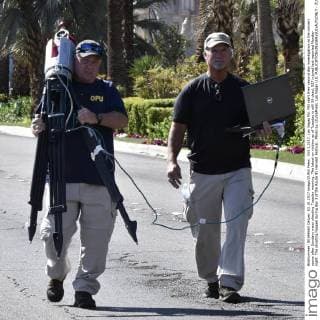 Oct 3,2017. Las Vegas NV. FBI start their second day investigation at the concert scene after Sundays mass shooting Tuesday morning. The latest on victims as of Tuesday is still 59 dead, 527 injured last reported Monday night. The shooting happen during day 3 of the Route 91 Harvest Festival.. Photo by ZumaPress. Las Vegas U.S. - ZUMAbl1_ 20171003_zaf_bl1_022 Copyright: xGenexBlevinsx