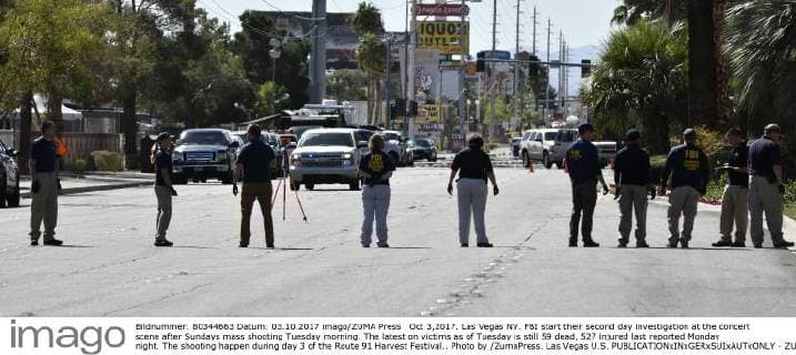 Oct 3,2017. Las Vegas NV. FBI start their second day investigation at the concert scene after Sundays mass shooting Tuesday morning. The latest on victims as of Tuesday is still 59 dead, 527 injured last reported Monday night. The shooting happen during day 3 of the Route 91 Harvest Festival.. Photo by ZumaPress. Las Vegas U.S. - ZUMAbl1_ 20171003_zaf_bl1_028 Copyright: xGenexBlevinsx