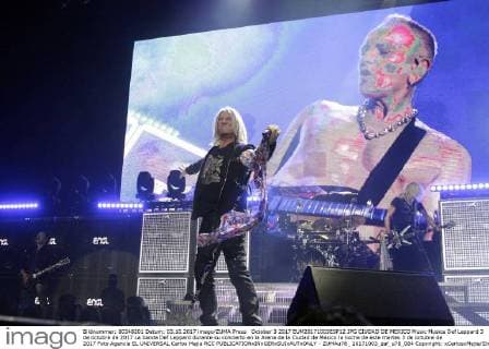 October 3 2017 EUM20171003ESP12 JPG CIUDAD DE MEXICO Music Musica Def Leppard 3 de octubre de 2017 La banda Def Leppard durante su concierto en la Arena de la Ciudad de Mexico la noche de este martes 3 de octubre de 2017 Foto Agencia EL UNIVERSAL Carlos Mejia RCC  - ZUMAu78_ 20171003_zaf_u78_084 Copyright: xCarlosxMejia ElxUniversalx
