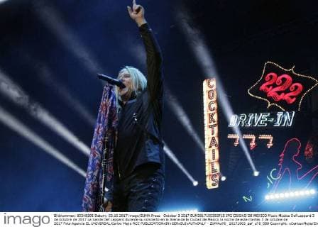 October 3 2017 EUM20171003ESP15 JPG CIUDAD DE MEXICO Music Musica Def Leppard 3 de octubre de 2017 La banda Def Leppard durante su concierto en la Arena de la Ciudad de Mexico la noche de este martes 3 de octubre de 2017 Foto Agencia EL UNIVERSAL Carlos Mejia RCC  - ZUMAu78_ 20171003_zaf_u78_088 Copyright: xCarlosxMejia ElxUniversalx