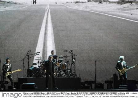October 3 2017 EUM20171003ESP23 JPG CIUDAD DE MEXICO MusicMusica U2 3 de octubre 2017 El grupo irlandes U2 durante su presentacion en el Foro Sol como parte de su gira mundial The Joshua Tree Tour 2017 Foto Agencia EL UNIVERSALJorge SerratosRCC  - ZUMAu78_ 20171003_zaf_u78_096 Copyright: xElxUniversalx