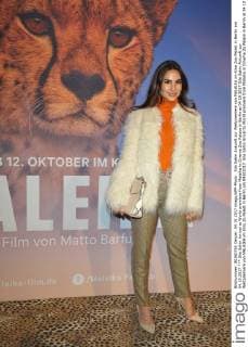 Sila Sahin Arrival to World premiere from Malaika in Cinema Zoo Palace in Berlin at 04 10 2017