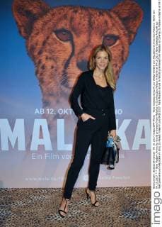 Nina Madam Arrival to World premiere from Malaika in Cinema Zoo Palace in Berlin at 04 10 2017
