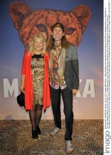 Matto Barefoot with Girlfriend Kerstin Noack Arrival to World premiere from Maleika in Cinema Zoo Palace in Berlin at 04 10 2017