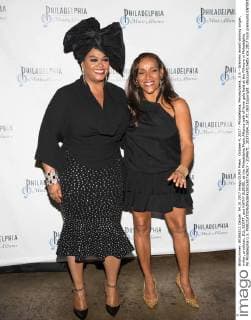 October 4, 2017 - Philadelphia, Pennsylvania, U.S - Grammy award winning singer, writer, producer, JILL SCOTT, and KATHY SLEDGE, at the Philadelphia Music Alliance walk of fame gala held at the Fillmore in Philadelphia PA Philadelphia U.S. - ZUMArf1_ 20171004_zaf_rf1_063 Copyright: xRickyxFitchettx
