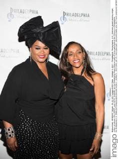 October 4, 2017 - Philadelphia, Pennsylvania, U.S - Grammy award winning singer, writer, producer, JILL SCOTT, and KATHY SLEDGE, at the Philadelphia Music Alliance walk of fame gala held at the Fillmore in Philadelphia PA Philadelphia U.S. - ZUMArf1_ 20171004_zaf_rf1_053 Copyright: xRickyxFitchettx