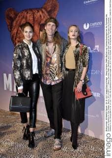Elena Carriere Matto Barefoot and Cosima Auer man at the Premiere the Cinema Maleika in Zoo Palace Berlin 04 10 2017 Foto:xN.xKubelkax xFuturexImage