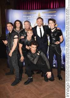 David Lei Brandt Hector Mitchell Turner Thomas Hermanns Josh Randall Christian opera haul Ole Lehmann and Robbie Culley at the Premiere the Show Boybands Forever in German Theatre Munich 04 10 2017 Foto:xP.xSchönbergerx xFuturexImage