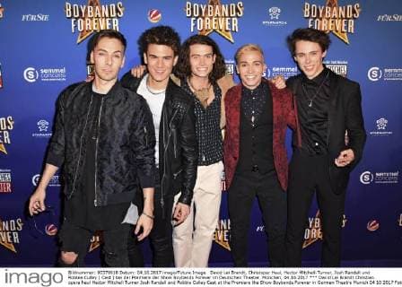 David Lei Brandt Christian opera haul Hector Mitchell Turner Josh Randall and Robbie Culley Cast at the Premiere the Show Boybands Forever in German Theatre Munich 04 10 2017 Foto:xP.xSchönbergerx xFuturexImage