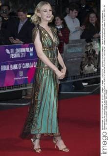 . 05 10 2017. London, United Kingdom. Carey Mulligan arriving for the premiere of Mudbound on the second day of the London Film Festival.  xStephenxLockx xi-Imagesx IIM-16052-0023