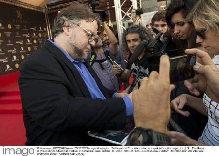 Guillermo del Toro attends to red carpet before the projection of film The Shape of Water during Sitges Film Festival in Barcelona, Spain October 05, 2017.  (20171005108)