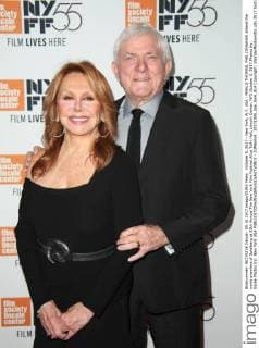 October 5, 2017 - New York, N.Y, USA - MARLO THOMAS, PHIL DONAHUE attend the world premiere of Spielberg at 55th Annual The New York Film Festival.Alice Tully Hall, Lincoln Center, NYC.October 5, 2017.Photos by , Globe Photos Inc. New York USA - ZUMAms4_ 20171005_zaa_ms4_014 Copyright: xSoniaxMoskowitzx