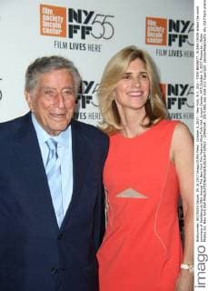 October 5, 2017 - New York, N.Y, USA - TONY BENNETT, SUSAN CROW attend the world premiere of Spielberg at 55th Annual The New York Film Festival.Alice Tully Hall, Lincoln Center, NYC.October 5, 2017.Photos by , Globe Photos Inc. New York USA - ZUMAms4_ 20171005_zaa_ms4_012 Copyright: xSoniaxMoskowitzx