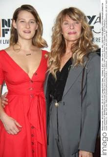 October 5, 2017 - New York, N.Y, USA - DESTRY SPIELBERG, KATE CAPSHAW attend the world premiere of Spielberg at 55th Annual The New York Film Festival.Alice Tully Hall, Lincoln Center, NYC.October 5, 2017.Photos by , Globe Photos Inc. New York USA - ZUMAms4_ 20171005_zaa_ms4_024 Copyright: xSoniaxMoskowitzx