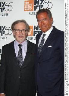 October 5, 2017 - New York, N.Y, USA - STEVEN SPIELBERG, RICHARD PLEPLER attend the world premiere of Spielberg at 55th Annual The New York Film Festival.Alice Tully Hall, Lincoln Center, NYC.October 5, 2017.Photos by , Globe Photos Inc. New York USA - ZUMAms4_ 20171005_zaa_ms4_027 Copyright: xSoniaxMoskowitzx