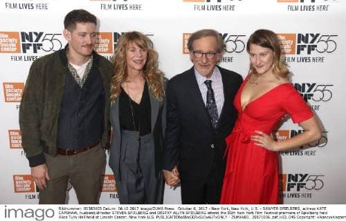 October 6, 2017 - New York, New York, U.S. - SAWYER SPIELBERG, actress KATE CAPSHAW, husband director STEVEN SPIELBERG and DESTRY ALLYN SPIELBERG attend the 55th New York Film Festival premiere of Spielberg held Alice Tully Hall held at Lincoln Center. New York U.S. - ZUMAk03_ 20171006_zaf_k03_045 Copyright: xNancyxKaszermanx