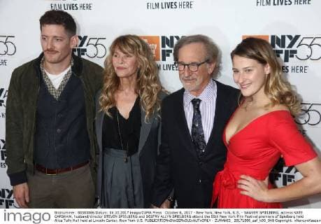 October 6, 2017 - New York, New York, U.S. - SAWYER SPIELBERG, actress KATE CAPSHAW, husband director STEVEN SPIELBERG and DESTRY ALLYN SPIELBERG attend the 55th New York Film Festival premiere of Spielberg held Alice Tully Hall held at Lincoln Center. New York U.S. - ZUMAk03_ 20171006_zaf_k03_048 Copyright: xNancyxKaszermanx