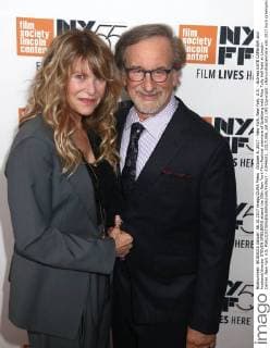 October 6, 2017 - New York, New York, U.S. - Actress KATE CAPSHAW and husband director STEVEN SPIELBERG attend the 55th New York Film Festival premiere of Spielberg held Alice Tully Hall held at Lincoln Center. New York U.S. - ZUMAk03_ 20171006_zaf_k03_042 Copyright: xNancyxKaszermanx