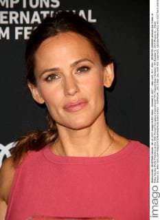 October 6, 2017 - New York, N.Y, USA - JENNIFER GARNER attends the Tribes of Palos Verdes World Premiere at the 25th Annual Hamptons International Film Festival.East Hampton, NY.October 6, 2017.Photos by , Globe Photos Inc. New York USA - ZUMAms4_ 20171006_zaa_ms4_001 Copyright: xSoniaxMoskowitzx
