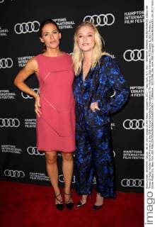 October 6, 2017 - New York, N.Y, USA - JENNIFER GARNER, MAIKA MONROE attend the Tribes of Palos Verdes World Premiere at the 25th Annual Hamptons International Film Festival.East Hampton, NY.October 6, 2017.Photos by , Globe Photos Inc. New York USA - ZUMAms4_ 20171006_zaa_ms4_008 Copyright: xSoniaxMoskowitzx