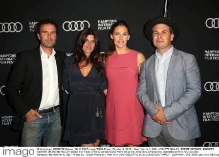 October 6, 2017 - New York, N.Y, USA - EMMETT MALLOY, ROBBIE BRENNER, JENNIFER GARNER, BRENDAN MALLOY attend the Tribes of Palos Verdes World Premiere at the 25th Annual Hamptons International Film Festival.East Hampton, NY.October 6, 2017.Photos by , Globe Photos Inc. New York USA - ZUMAms4_ 20171006_zaa_ms4_013 Copyright: xSoniaxMoskowitzx
