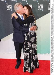 Dustin Hoffman with Wife Lisa at the Premiere from The Meyerowitz Stories New and Selected on the 61 BFI London Film Festival in Embankment Gardens Cinema London 06 10 2017 Dustin Hoffman with Wife Lisa  Foto:xS.xVasx xFuturexImage