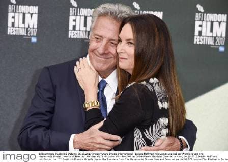 Dustin Hoffman with Wife Lisa at the Premiere from The Meyerowitz Stories New and Selected on the 61 BFI London Film Festival in Embankment Gardens Cinema London 06 10 2017 Dustin Hoffman with Wife Lisa  Foto:xS.xVasx xFuturexImage