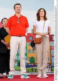 (L to R) His Royal Highness the Crown Prince Frederik Andre Henrik Christian and Her Royal Highness the Crown Princess Mary Elizabeth Donaldson attend the Danish Festival and Walkathon at Toyosu Park on October 8, 2017, Tokyo, Japan. The Danish Crown Prince Couple attended the festival which celebrating 150 years of Diplomatic relations between Japan and Denmark. The Danish Crown Prince Couple, who also visited Japan in 2015, will meet with members of Japan s royal family and with Prime Minister Shinzo Abe during their four-day agenda.  (gxta_danishcrownprincecouplejpn004)