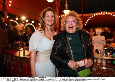 Veronika from Quast with Daughter Gala Premiere Circus Roncalli 40 Years travel to Stimulate borrowing Munich 07 October 2017