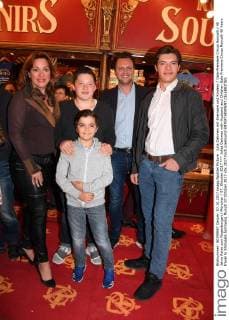Juliet Dahmen with Husband and Children Gala Premiere Circus Roncalli 40 Years travel to Stimulate borrowing Munich 07 October 2017