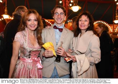Cornelia Corba with Adoptivsohn Benjamin and Mother Gala Premiere Circus Roncalli 40 Years travel to Stimulate borrowing Munich 07 October 2017