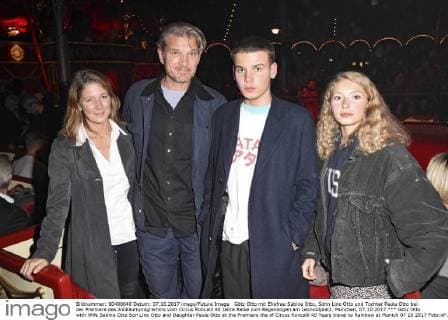 Götz Otto with Wife Sabine Otto Son Lino Otto and Daughter Paula Otto at the Premiere the of Circus Roncalli 40 Years travel to Rainbow at Munich 07 10 2017 Foto:xP.xSchönbergerx xFuturexImage
