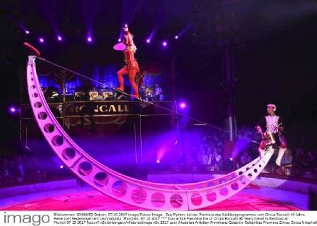 Duo at the Premiere the of Circus Roncalli 40 Years travel to Rainbow at Munich 07 10 2017 Foto:xP.xSchönbergerx xFuturexImage