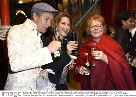 Christoph from Friedl Eva Mary from Friedl and Loni from Friedl at the Premiere the of Circus Roncalli 40 Years travel to Rainbow at Munich 07 10 2017 Foto:xP.xSchönbergerx xFuturexImage