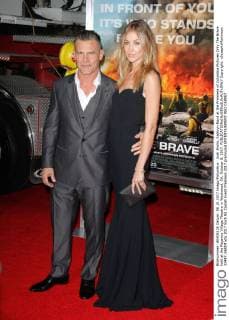 Josh Brolin, Kathryn Boyd at the Premiere of Columbia Pictures Only The Brave held at the Regency Village Theatre in Westwood, CA, October 8, 2017.  Copyright: xJosephxMartinezx 33447_068JM